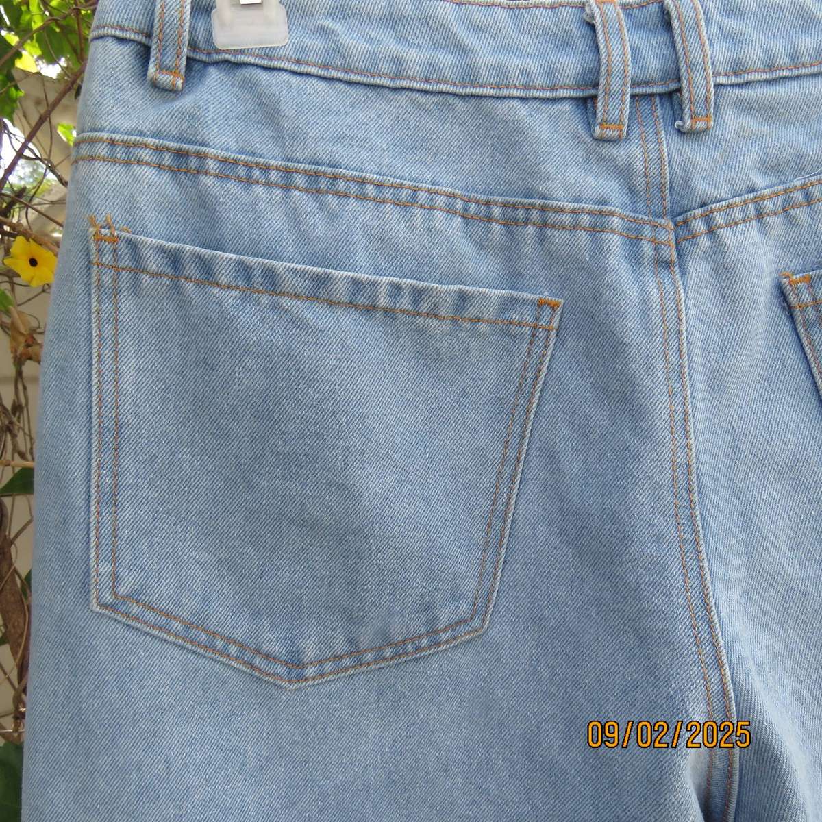 Light blue polycotton denim Mom jeans size 42. No stretch.