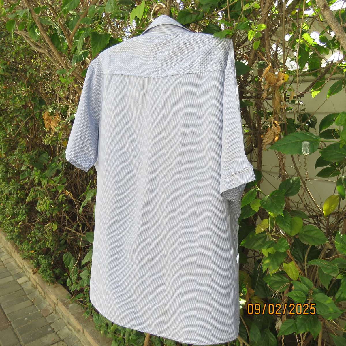 ES1931 blue-white vertical striped short sleeve cotton short sleeve shirt size XL.