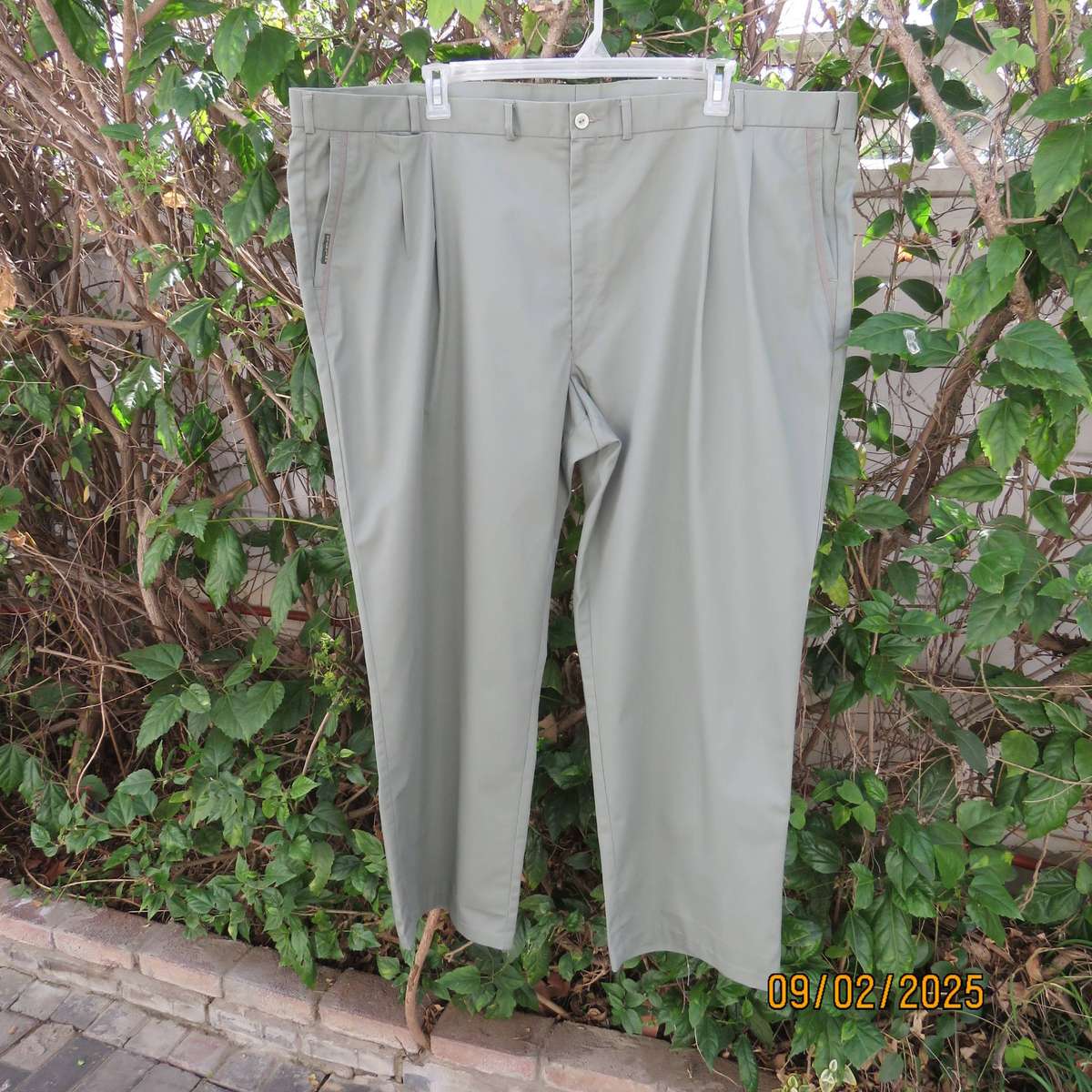 STERLING moss green original outdoor pants with front pleats. Size 52