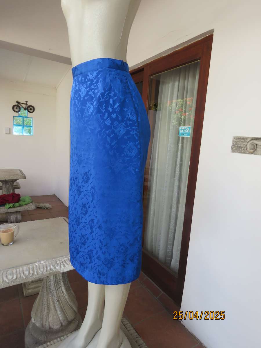 Embossed royal blue silky polyester fully lined pencil skirt size 36. As new