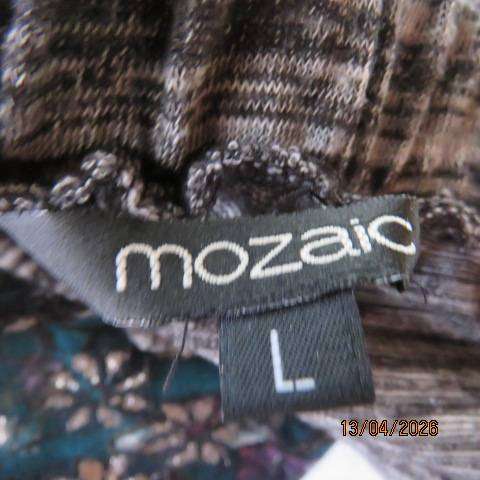 Black and white horizontal patterned knitted polyester-rayon ankle skirt size 42