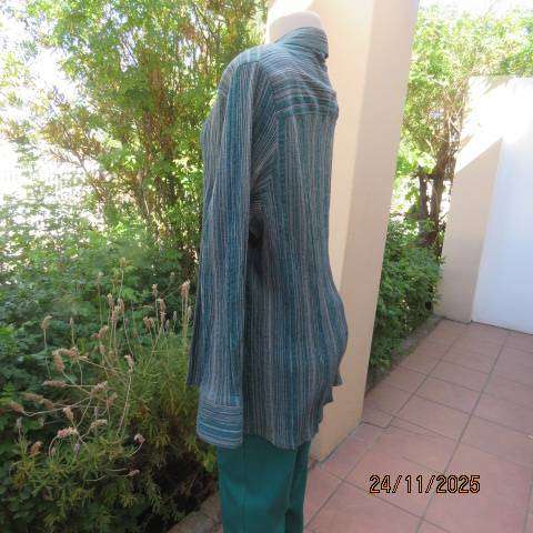 RENE TAYLOR creased stretch polycotton jade-silver-grey striped long sleeve shirt. Size 42
