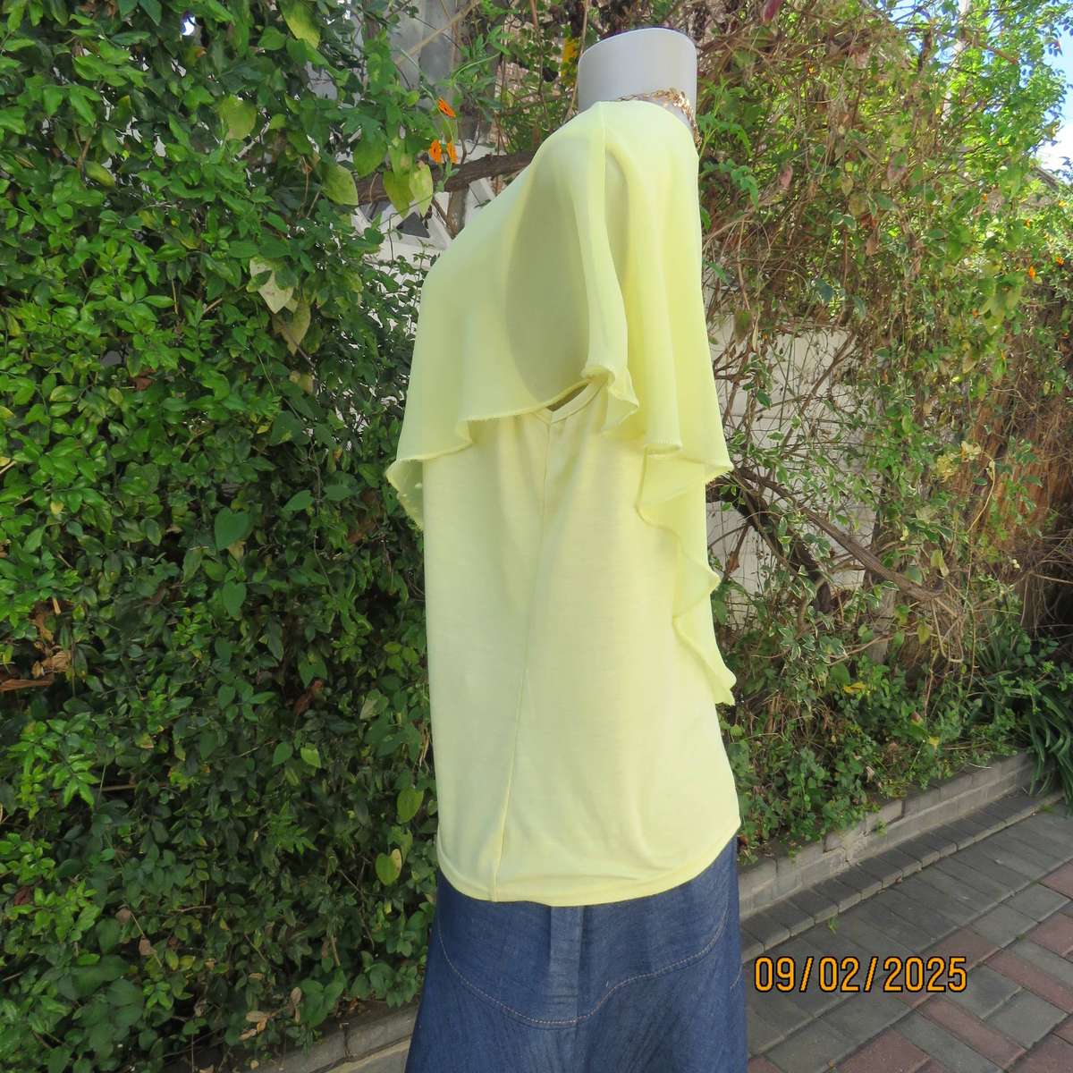INSPIRE amber yellow sleeveless stretch cotton top with sheer overlay. Size 40