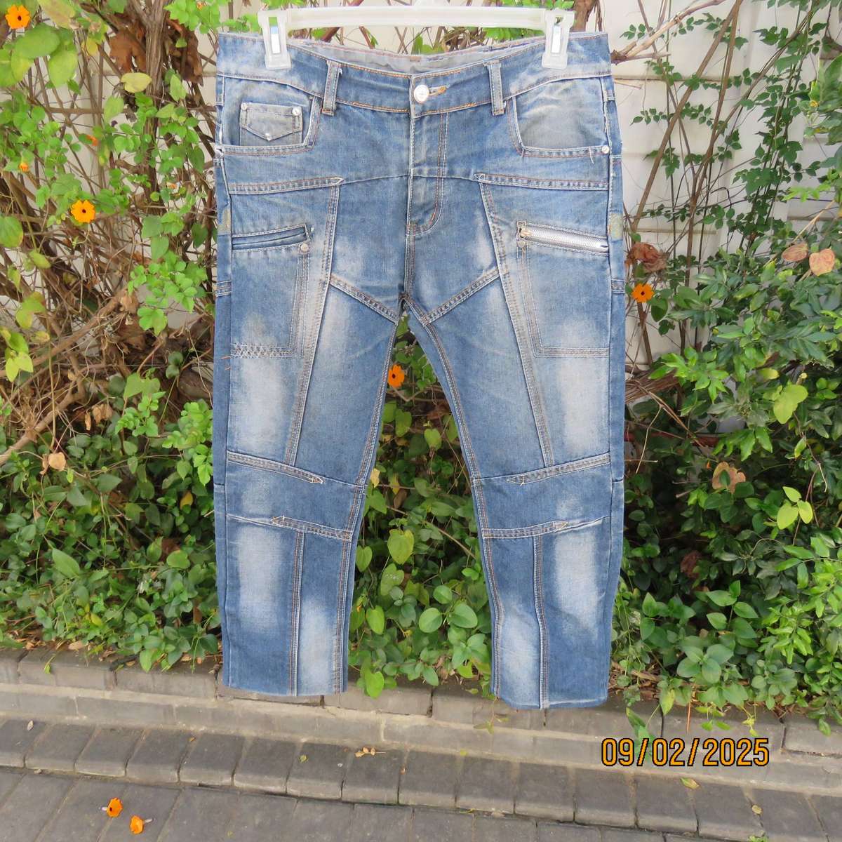 BJ blue cotton fashion cropped jeans from Thailand in size 36