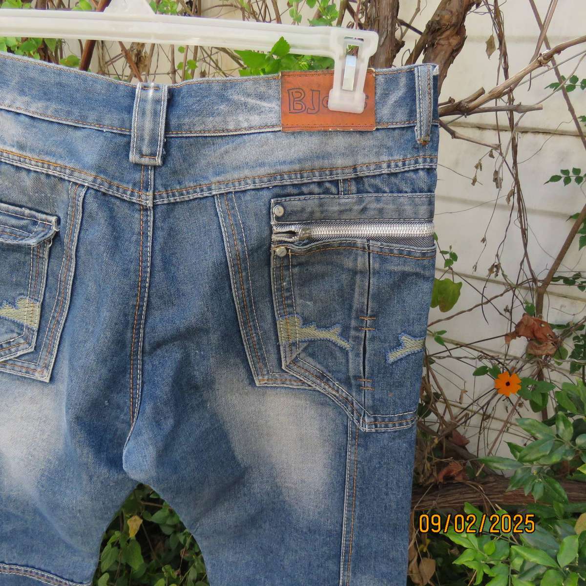 BJ blue cotton fashion cropped jeans from Thailand in size 36