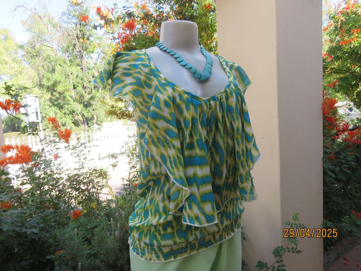 Jade-mustard graphic print on white top with frilled neckline. Elasticated waist. Size 30-32