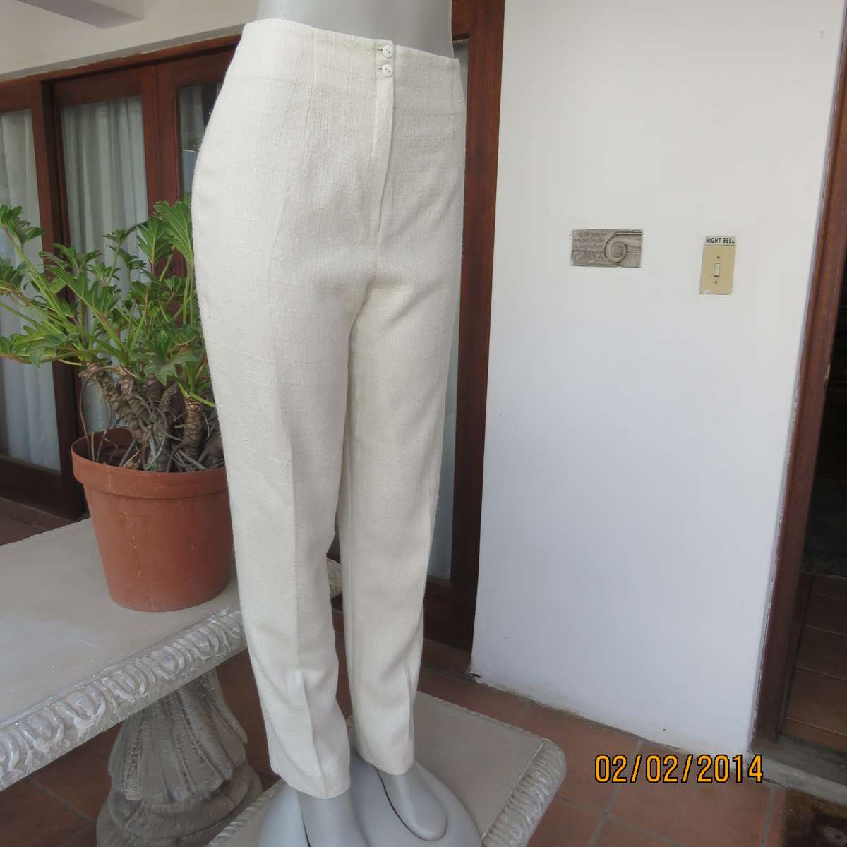 High waisted dream slim bandless pants best fit for size 35-11. Textured woo-polyester. Fully lined.