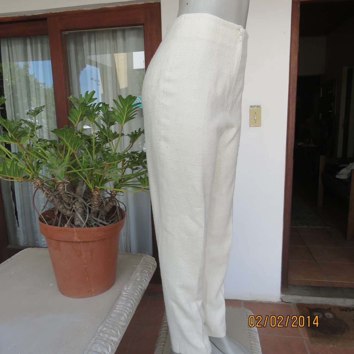 High waisted dream slim bandless pants best fit for size 35-11. Textured woo-polyester. Fully lined.