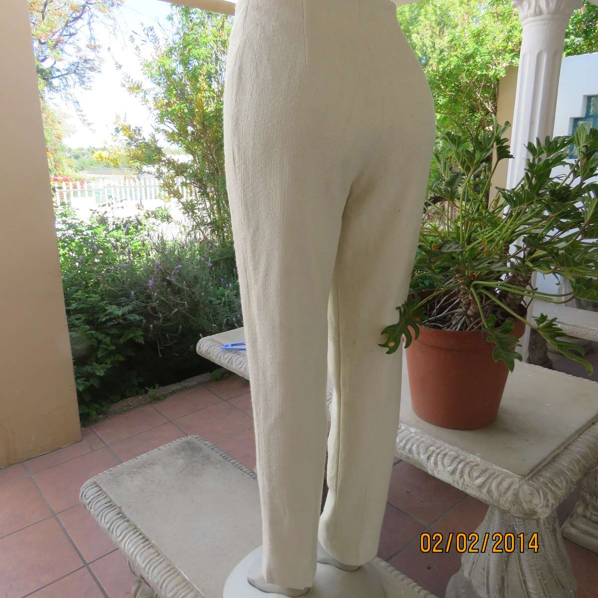 High waisted dream slim bandless pants best fit for size 35-11. Textured woo-polyester. Fully lined.