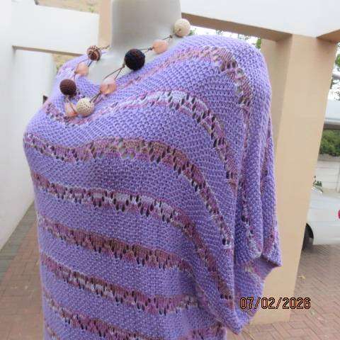 Jacaranda colour slip over cotton-acrylic knitted top with lace stitch horizontal lines. Size 46