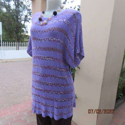 Jacaranda colour slip over cotton-acrylic knitted top with lace stitch horizontal lines. Size 46