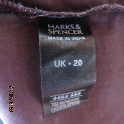 Marks & Spencer dark brown cotton V-neck slip-over top with shell circle decoration, size 44