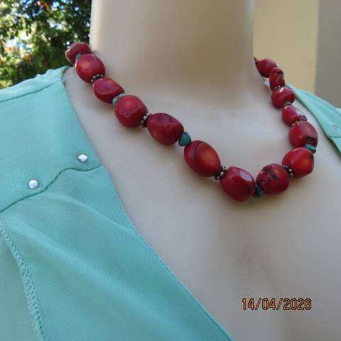 Unique necklace with red stones and turquoise small stones. Silver 925 latch