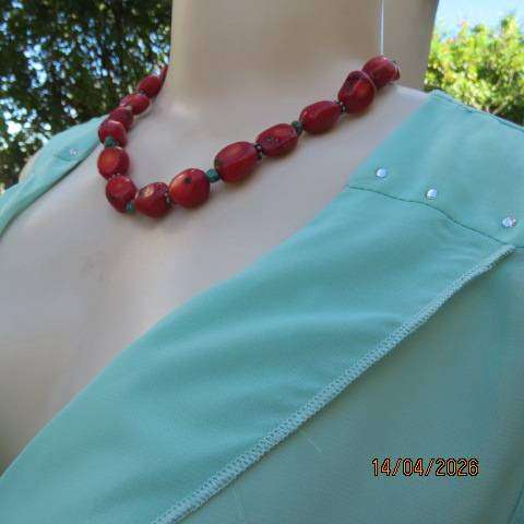 Unique necklace with red stones and turquoise small stones. Silver 925 latch