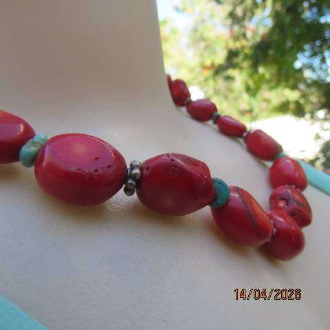 Unique necklace with red stones and turquoise small stones. Silver 925 latch