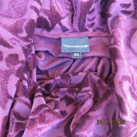 TRUWORTHS mulberry colour polyester stretch top with velvet embossed flowers. Size 40