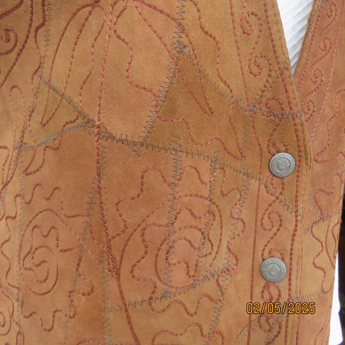 DUCHINI waistcoat in genuine brown stitched leather. Satin back. Size 34.