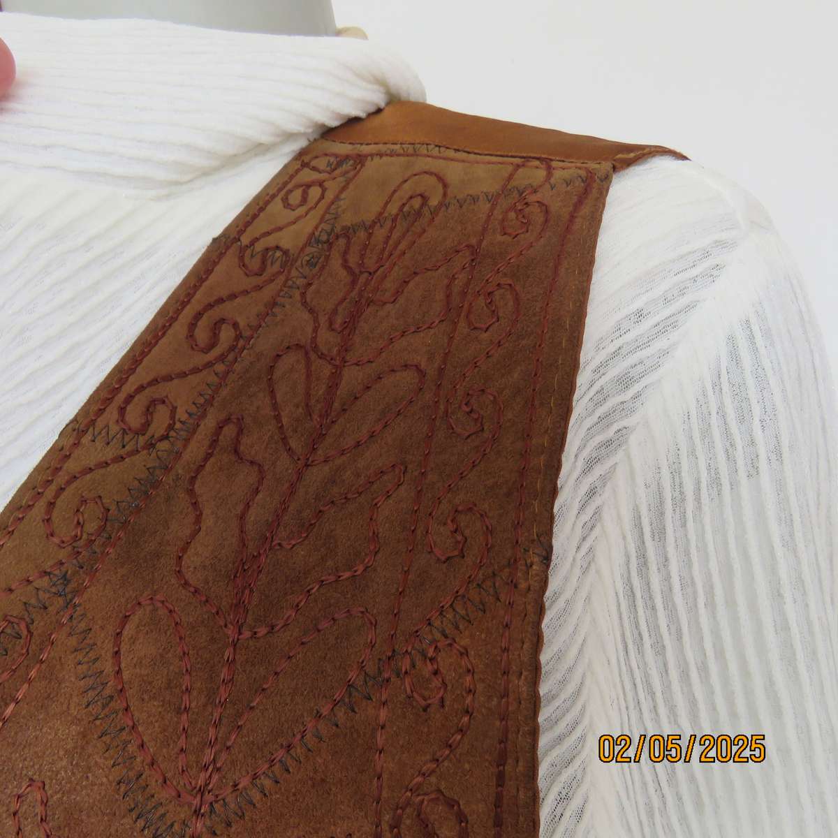 DUCHINI waistcoat in genuine brown stitched leather. Satin back. Size 34.