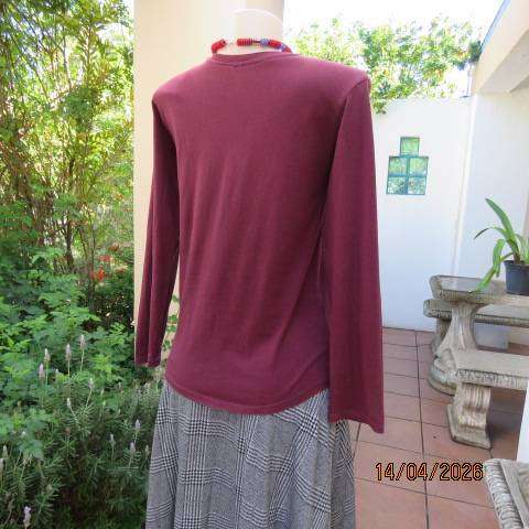 CU BE dark maroon ladies long sleeve cotton T-shirt size 30-32