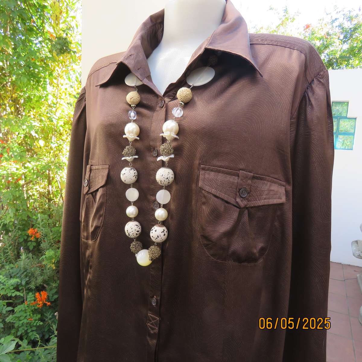 KAELYN MAX Los Angeles brown long sleeve silky stretch polyester top with gold glam twirls. Size 50
