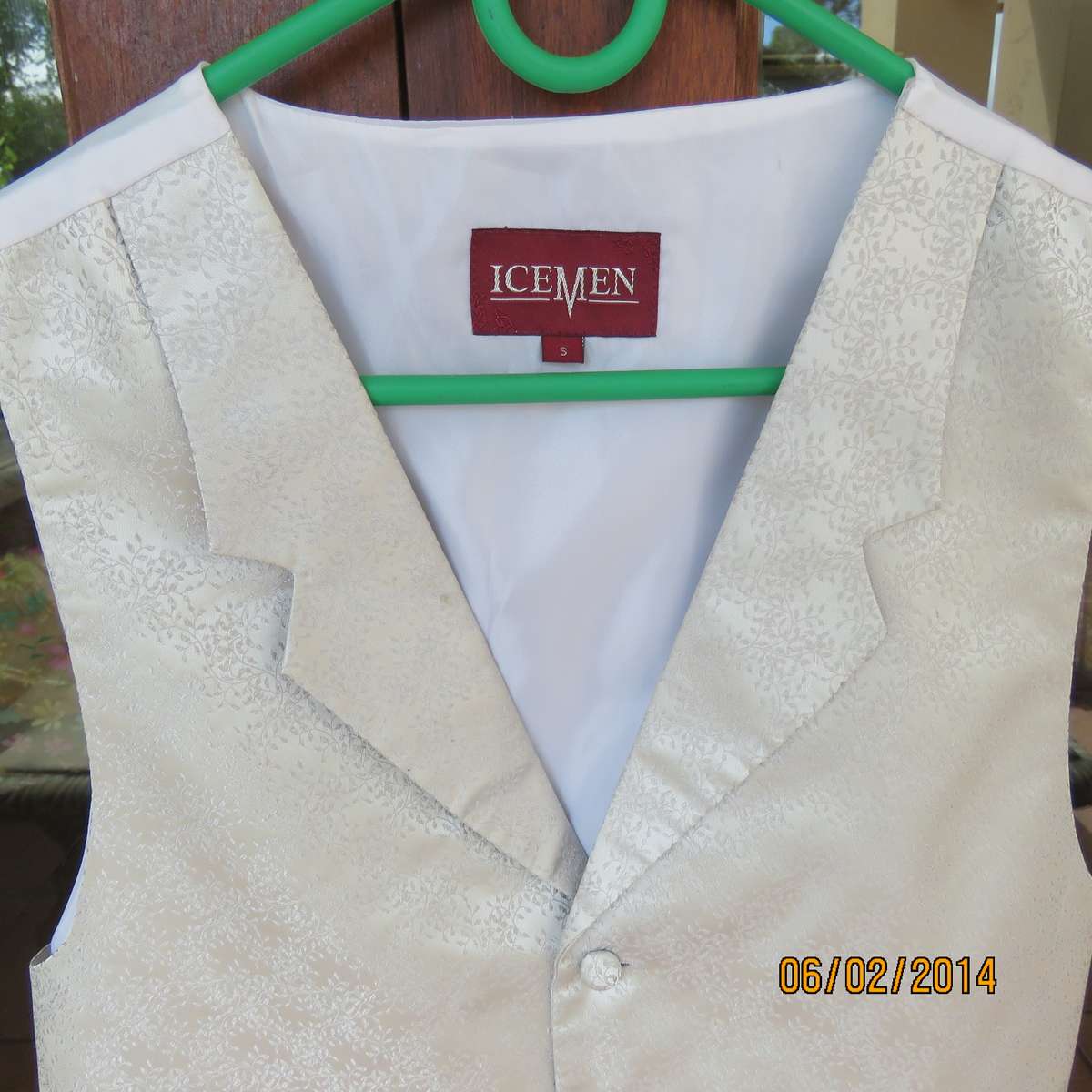 Smart silver grey brocade men's waistcoat size Small by ICEMEN.Lapel collar. Button down.As new