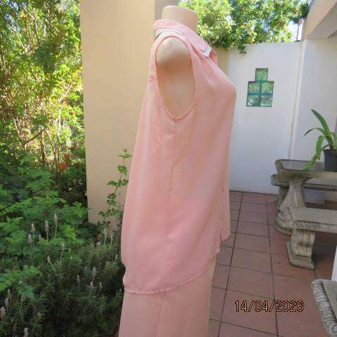 Sweet soft peach sheer polyester sleeveless button-down top with double collar, size 40