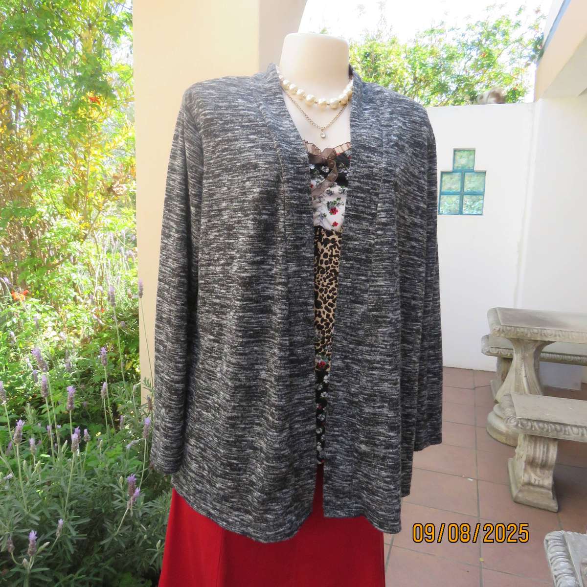 Black-white mottled light weight long sleeve open front stretch polyester cardigan . Size 42