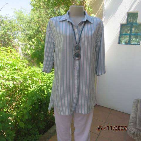 JOURNAL textured rayon morning blue-white vertical striped top. Invisible button down. Size 38