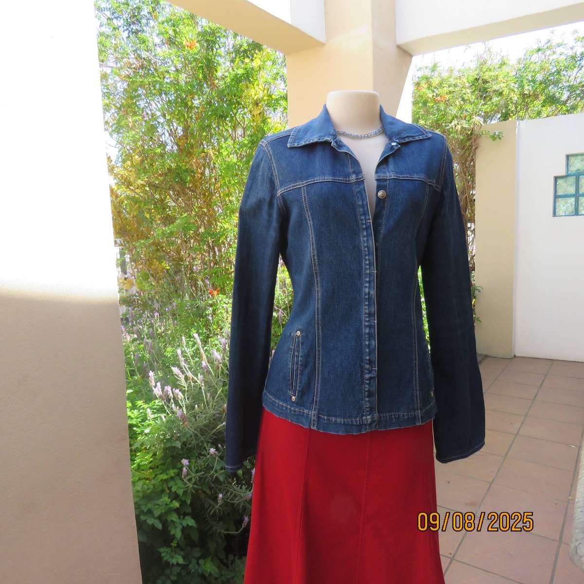 OUTBACK Red blue denim stretch rayon long sleeve top-jacket size 34