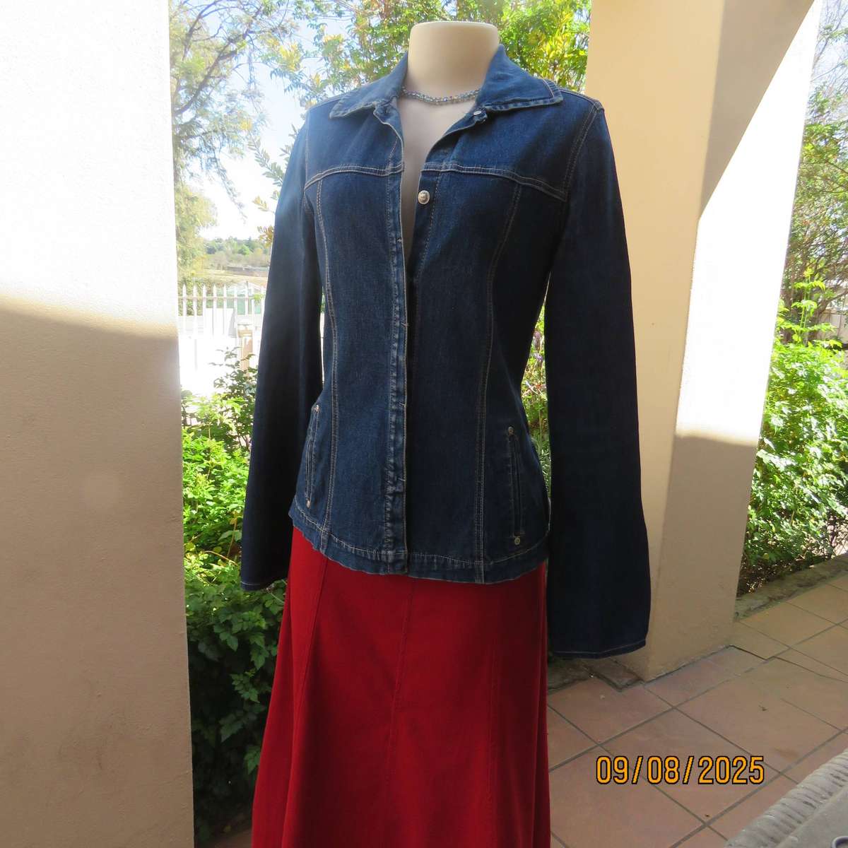 OUTBACK Red blue denim stretch rayon long sleeve top-jacket size 34