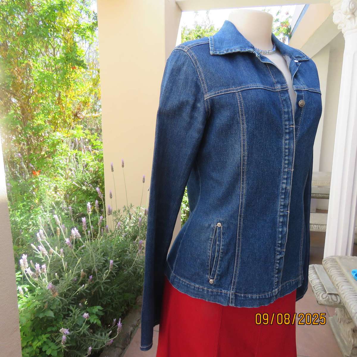 OUTBACK Red blue denim stretch rayon long sleeve top-jacket size 34