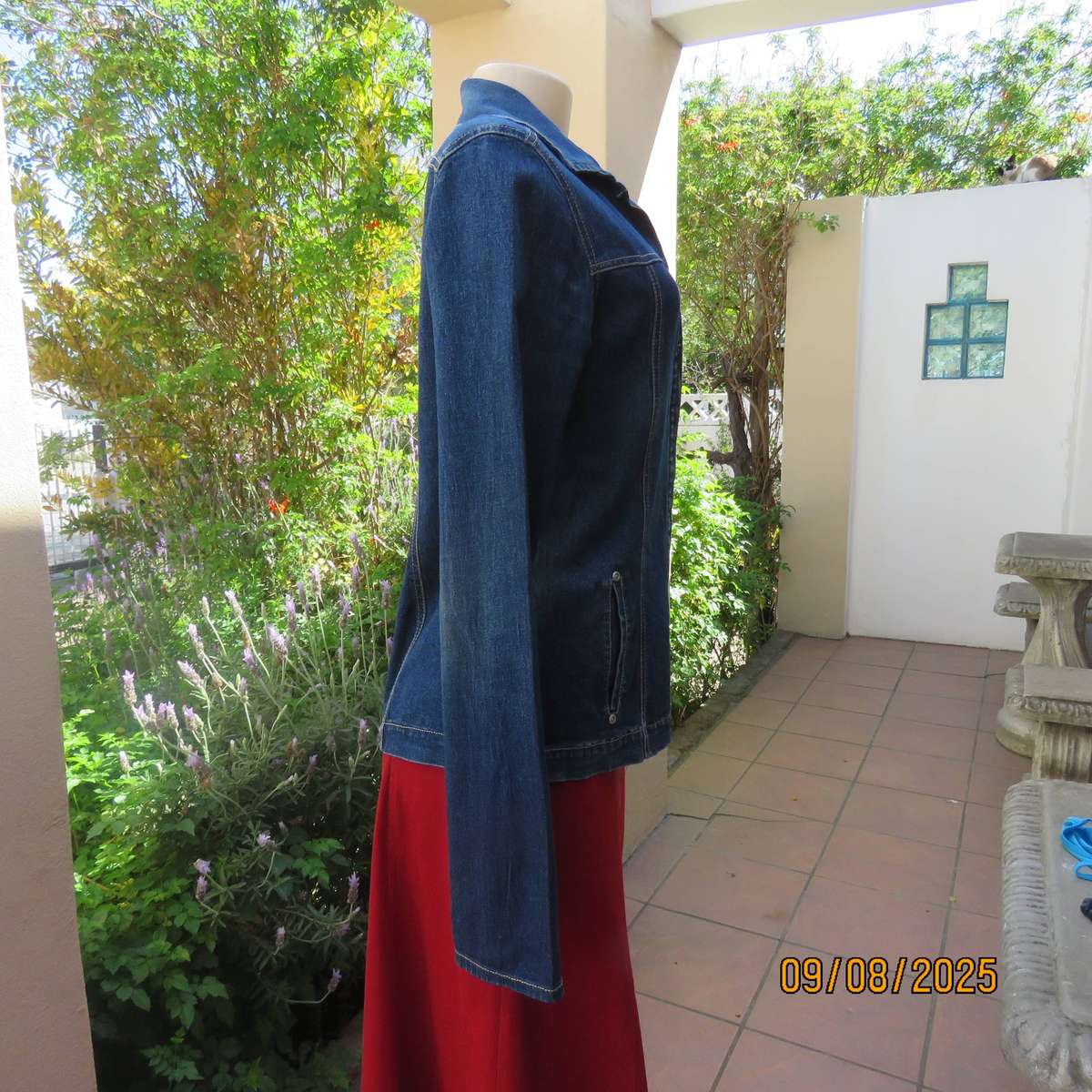 OUTBACK Red blue denim stretch rayon long sleeve top-jacket size 34