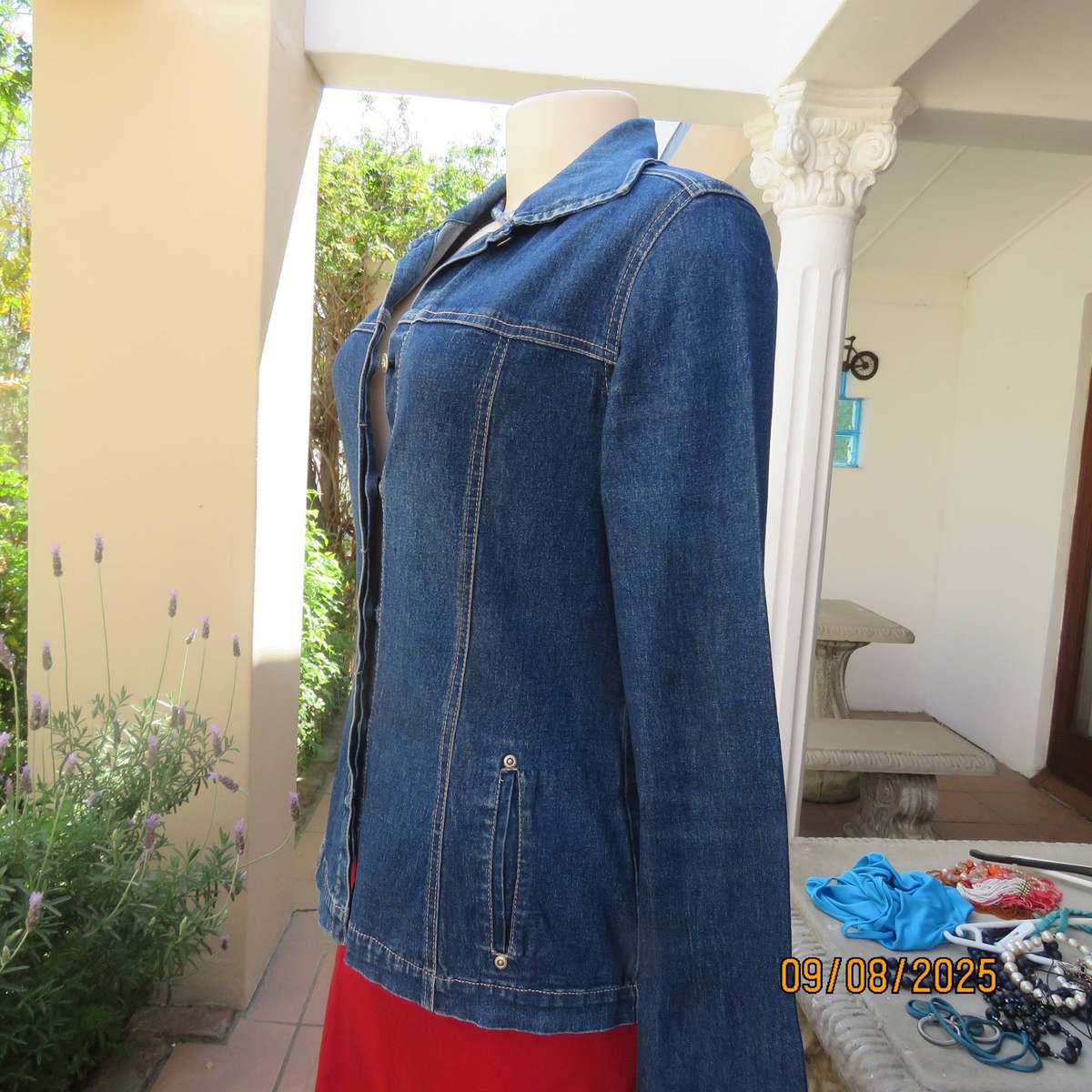 OUTBACK Red blue denim stretch rayon long sleeve top-jacket size 34