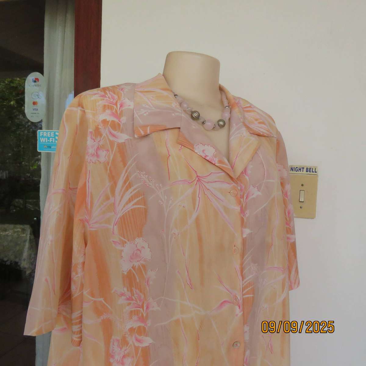 LA TIVA button down silky polyester open collar top in medley of pink-peach-white. Size 44-46