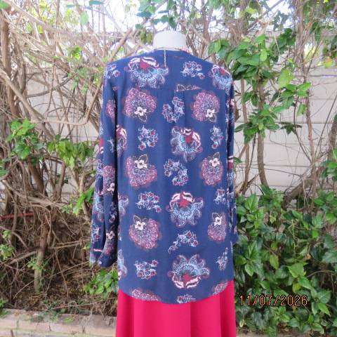Woolworths navy long sleeve top with pink-maroon floral print, size 40