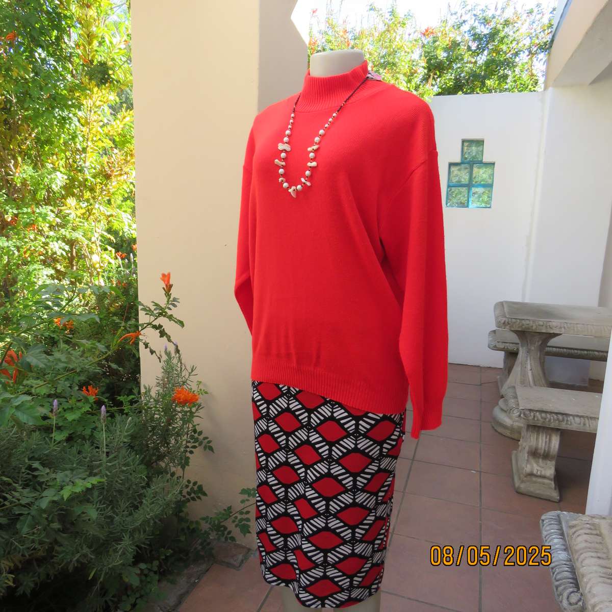 Scarlet red acrylic knit long sleeve jumper with crew neck. Size 38.