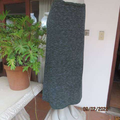 MY MODE textured stretch polyester A-Line maxi skirt in mottled pine green-pale pink. Size 36