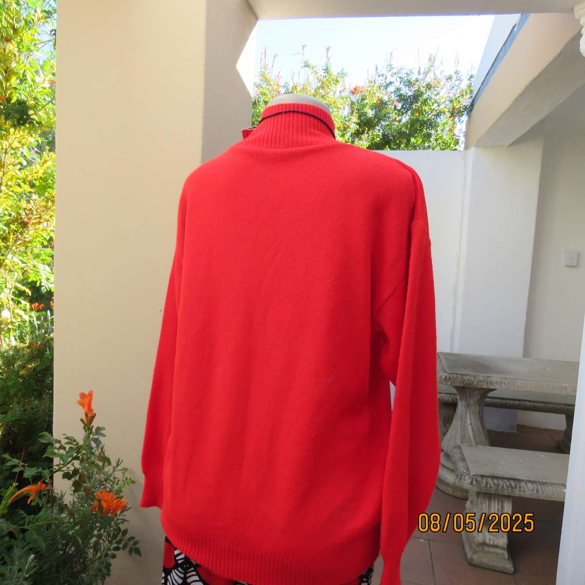 Scarlet red acrylic knit long sleeve jumper with crew neck. Size 38.