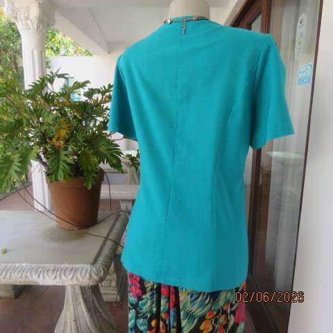 Elegant jade colour tailored short sleeve ladies jacket with 5 button closure, size 40