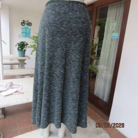 MY MODE textured stretch polyester A-Line maxi skirt in mottled pine green-pale pink. Size 36