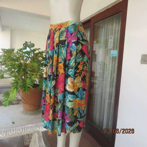 ELISSE vintage colourful skirt in slightly creased polycotton  size 38