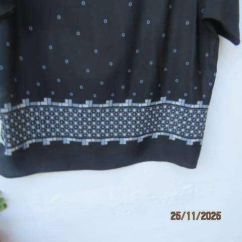 OAKMAN black silky polyester short sleeve men's shirt with grey-white border. Size XL.