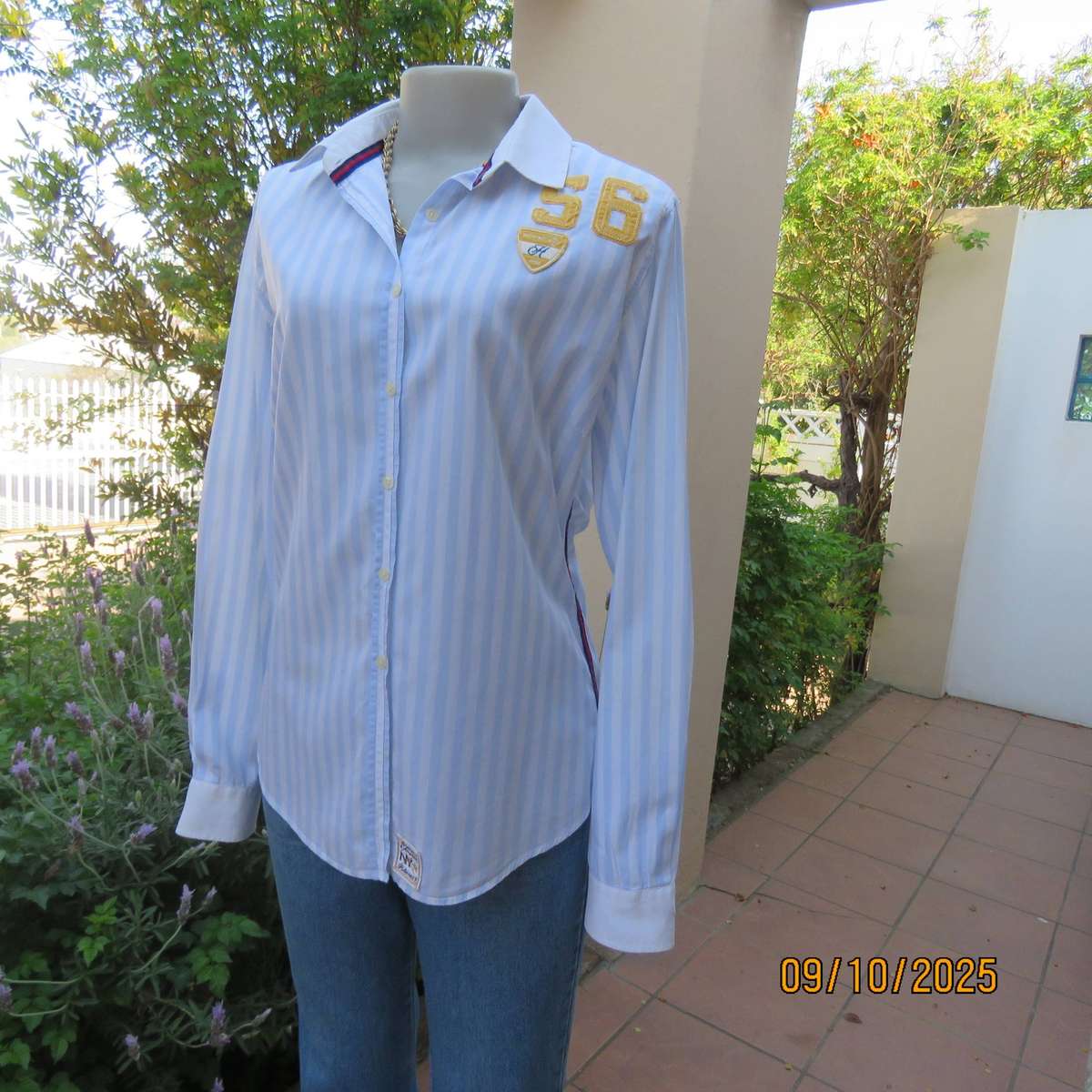HUBERMAN'S N.Y. blue-white long sleeve vertical striped ladies shirt. Size 38-40.