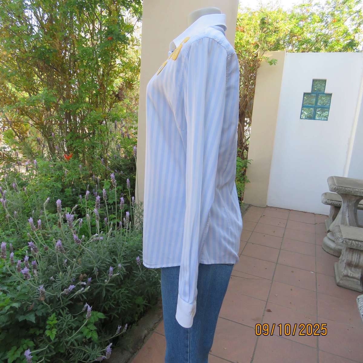 HUBERMAN'S N.Y. blue-white long sleeve vertical striped ladies shirt. Size 38-40.