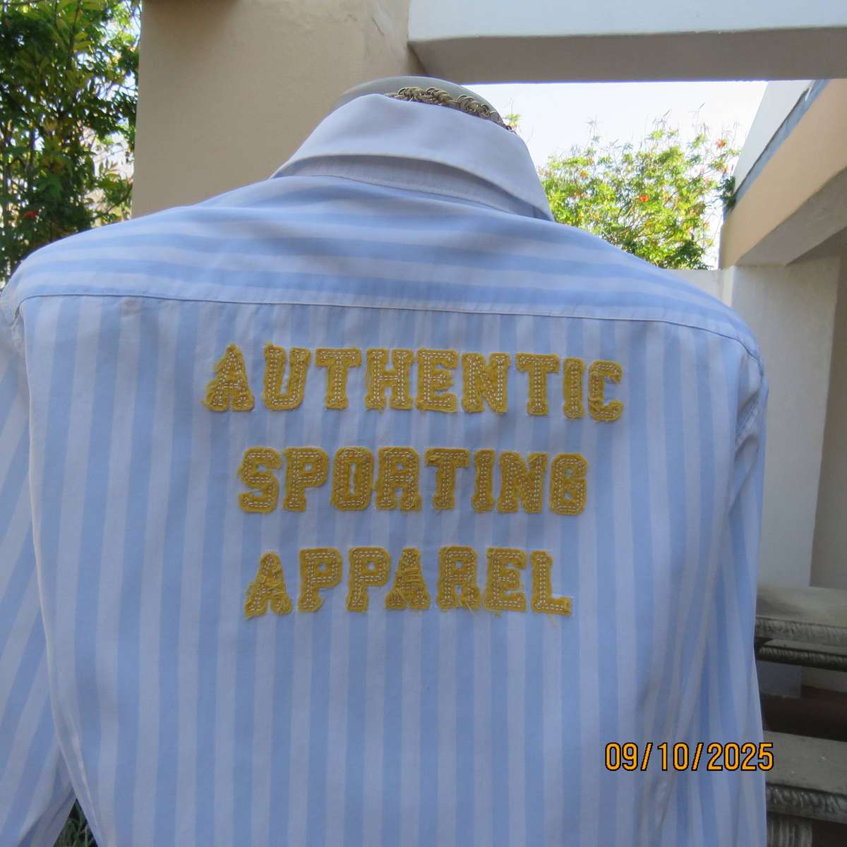 HUBERMAN'S N.Y. blue-white long sleeve vertical striped ladies shirt. Size 38-40.