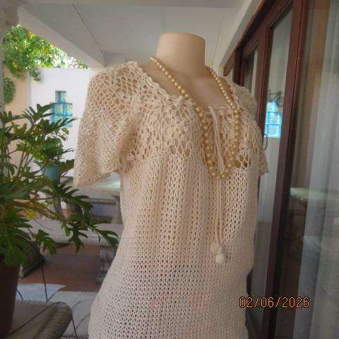 Rich cream crochet slip-over top in 100% cotton, size 38-40