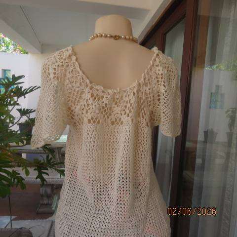 Rich cream crochet slip-over top in 100% cotton, size 38-40