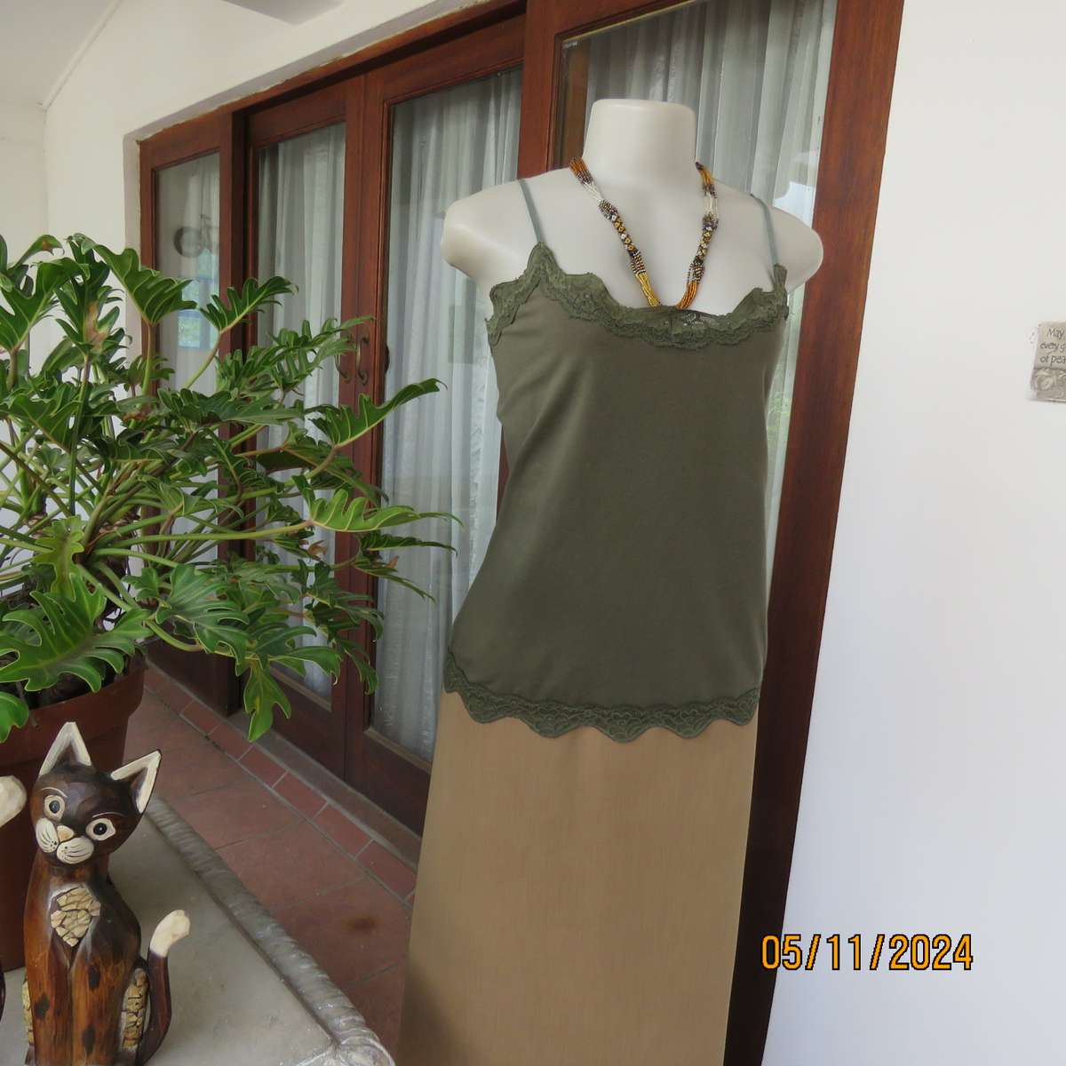 QUEENSPARK olive green cotton stretch strappy top. Lace decoration.Size 40. As new cond.