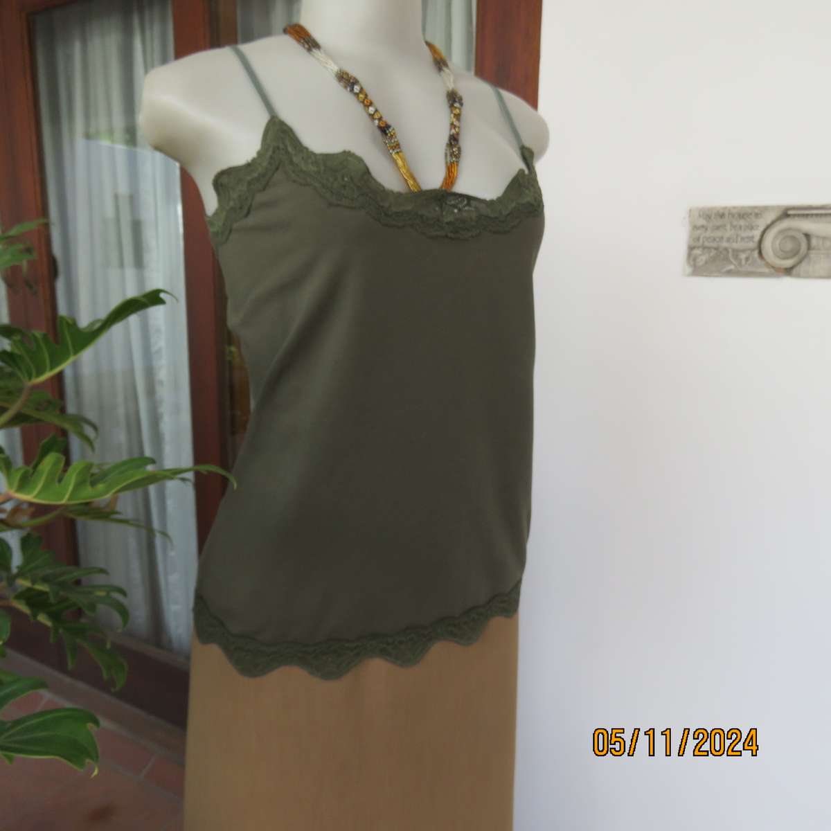 QUEENSPARK olive green cotton stretch strappy top. Lace decoration.Size 40. As new cond.