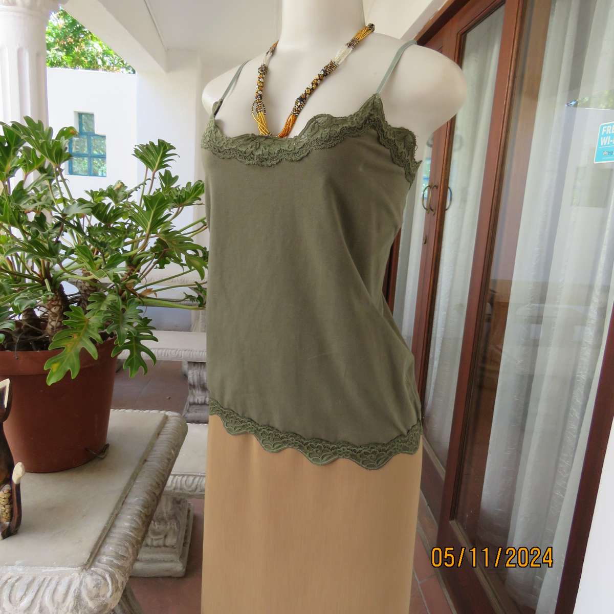 QUEENSPARK olive green cotton stretch strappy top. Lace decoration.Size 40. As new cond.